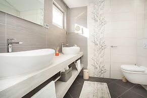 Villa Red Hacienda with Pool