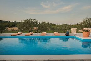 Villa Red Hacienda with Pool