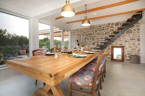 Villa Red Hacienda with Pool