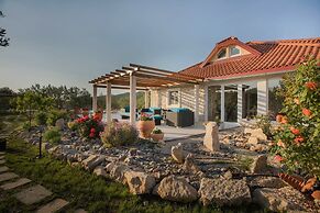 Villa Red Hacienda with Pool