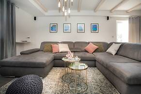 Villa Red Hacienda with Pool