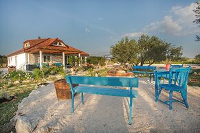 Villa Red Hacienda with Pool