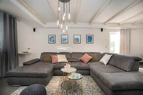 Villa Red Hacienda with Pool