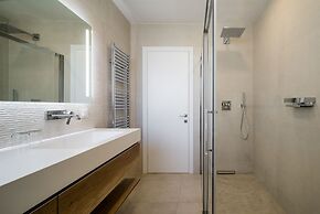 Beachfront Villa Grey Martini with Pool