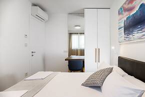 Beachfront Villa Grey Martini with Pool