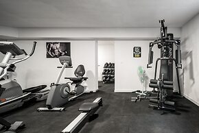 Beachfront Villa Grey Martini with Pool