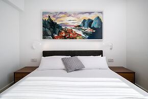 Beachfront Villa Grey Martini with Pool