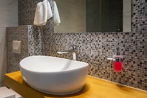 Beachfront Villa Seashell with Pool