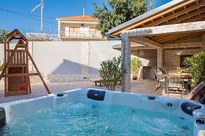 Beachfront Villa Seashell with Pool