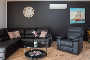 Beachfront Villa Seashell with Pool