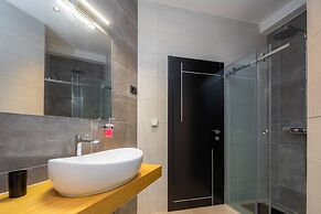 Beachfront Villa Seashell with Pool