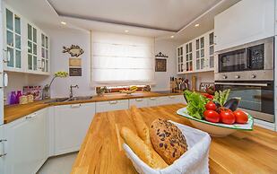 Luxury Villa Dolce Vita with Pool