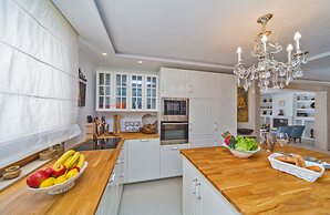 Luxury Villa Dolce Vita with Pool