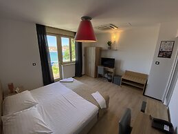 Integrated Hotel Arbia - Villa Magdalena