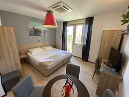 Integrated Hotel Arbia - Villa Magdalena