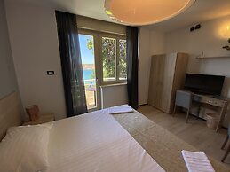 Integrated Hotel Arbia - Villa Magdalena