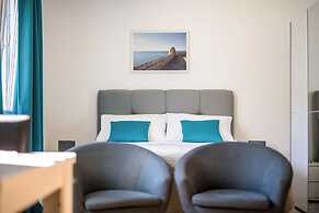 California Apartments II