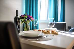 California Apartments II