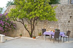 California Apartments II