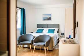 California Apartments II