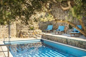 California Apartments II