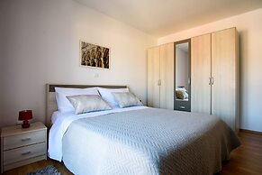 California Apartments II