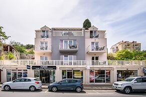 California Apartments II