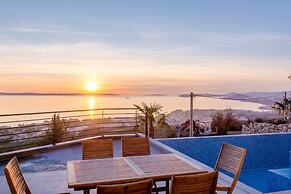 Luxury Villa White Velvet with Pool