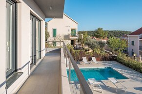 Luxury Villa Romeo with Heated Pool