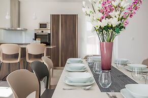 Luxury Villa Romeo with Heated Pool