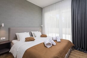 Luxury Villa Juliet with Heated Pool