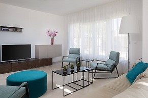 Luxury Villa Juliet with Heated Pool