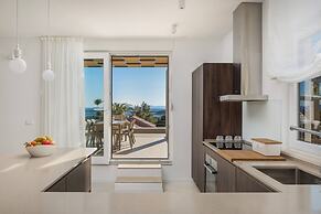 Luxury Villa Juliet with Heated Pool