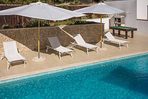 Luxury Villa Juliet with Heated Pool