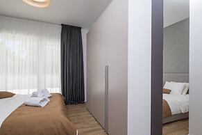 Luxury Villa Juliet with Heated Pool