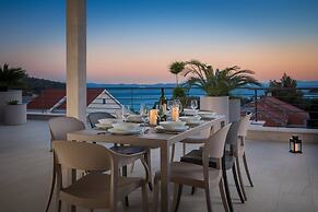 Luxury Villa Juliet with Heated Pool