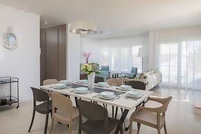 Luxury Villa Juliet with Heated Pool