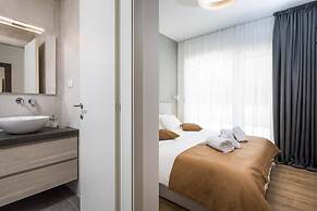 Luxury Villa Juliet with Heated Pool