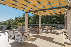 Luxury Villa Juliet with Heated Pool