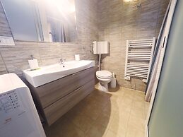 Casa Bella University