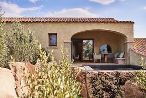 Cascioni Eco Retreat -  Suites with Private Pool