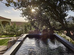 Cascioni Eco Retreat -  Suites with Private Pool