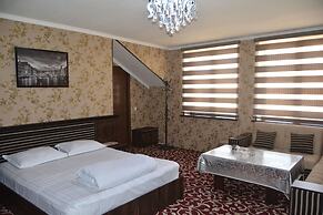 Mehmon Saroy Hotel