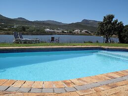 Stunning Cape Peninsula Holiday Villa With Pool