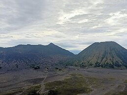 Istana Bromo Resort and Resto