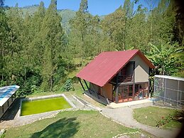 Istana Bromo Resort and Resto