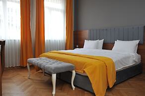 Palm Hotel