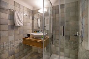 Neoclassical Apartment near Syntagma - Plaka by GHH