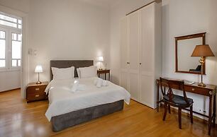 Neoclassical Apartment near Syntagma - Plaka by GHH
