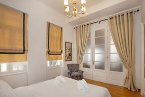 Neoclassical Apartment near Syntagma - Plaka by GHH